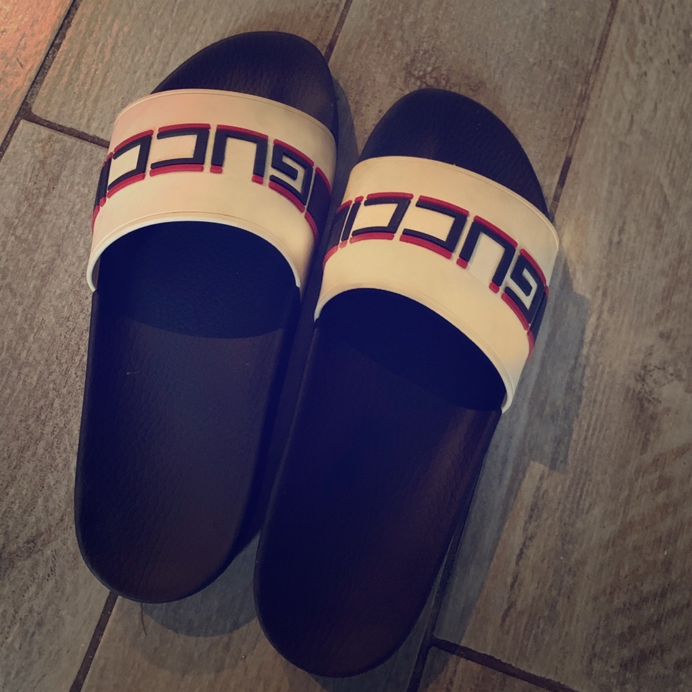 Gucci Slides. worn once!
